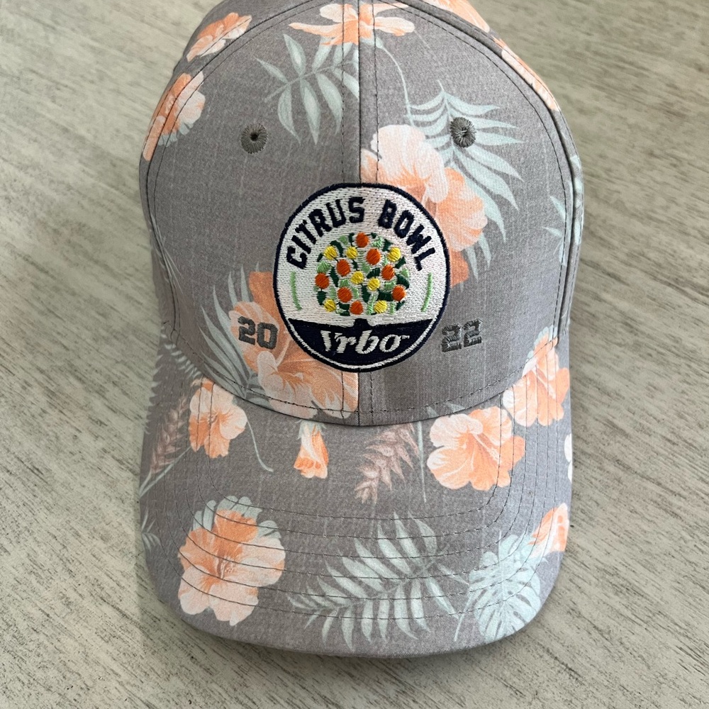 Baseball Cap-Citrus Bowl 2022- University of Kentucky VS Iowa- NEW-Rare-OS